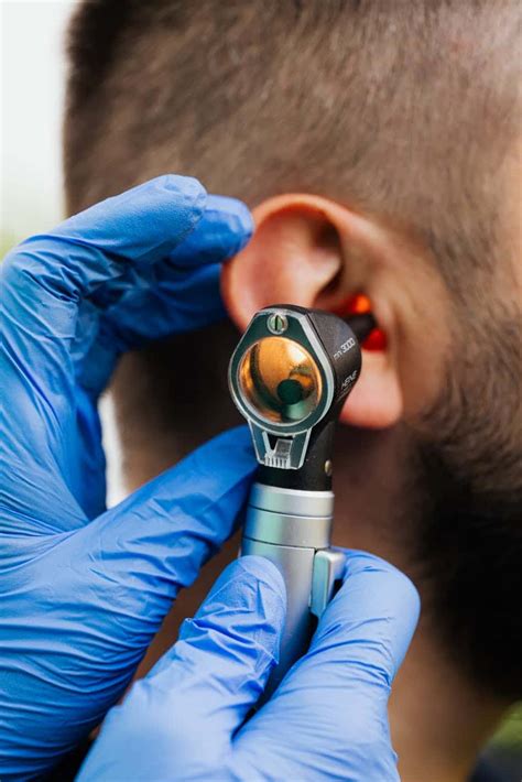 hydrogen peroxide  treat earwax  house institute