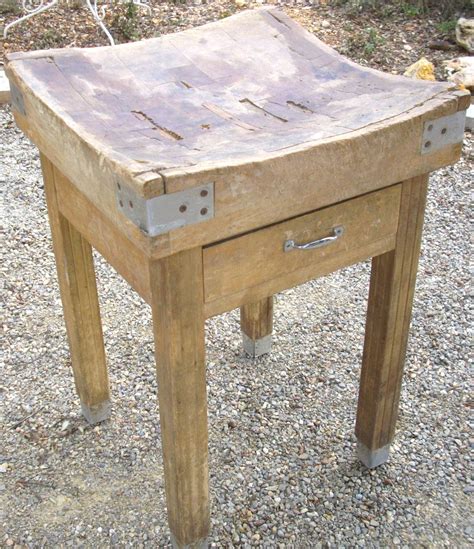 ancien plot billot de boucher table  decouper meuble de metier