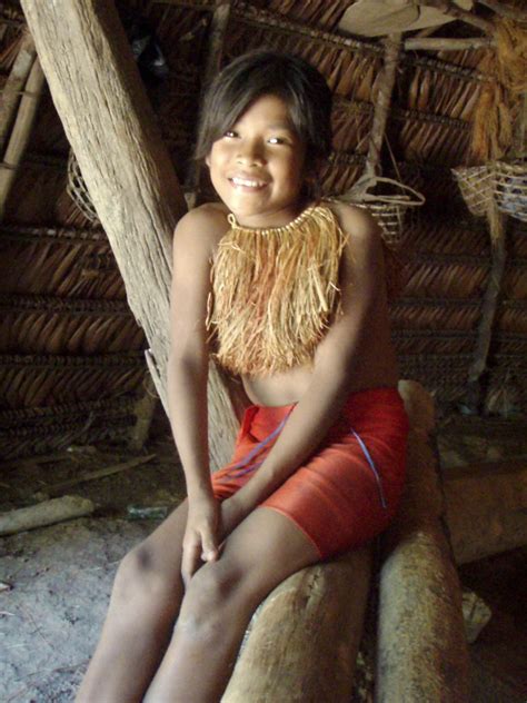 yagua girl amazon yagua tribe jenbaggett5 flickr