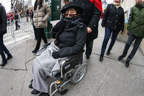 insiders ailing  wheelchair bound yoko ono  slowing