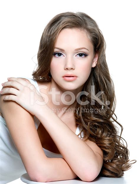 Foto De Stock Hermosa Chica Adolescente Con El Pelo Largo Y Rizado