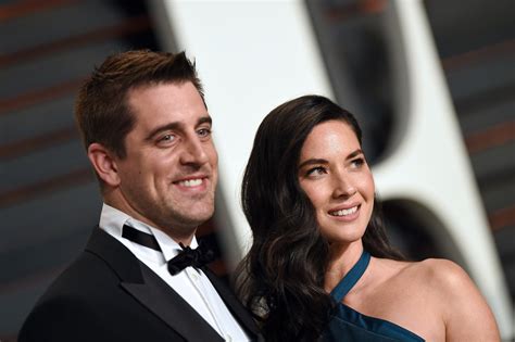aaron rodgers and olivia munn break up report chicago