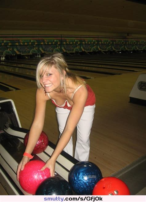 downblouse smalltits voyeur smile flash bowling