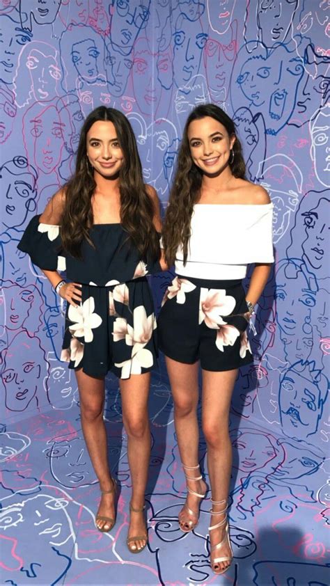 Pin By Maha Rehman On Merrell Twins Merrell Twins Twin Girls Outfits