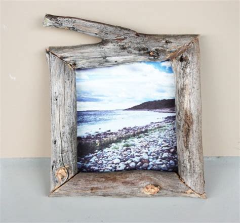 creative ways  decorate picture frames