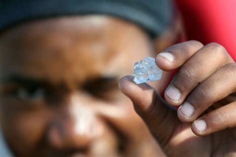 year  south african boy finds  diamond  riverbed greater