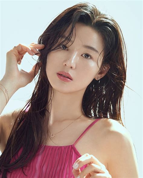 Top 25 Most Beautiful Korean Actresses Of All Time Up