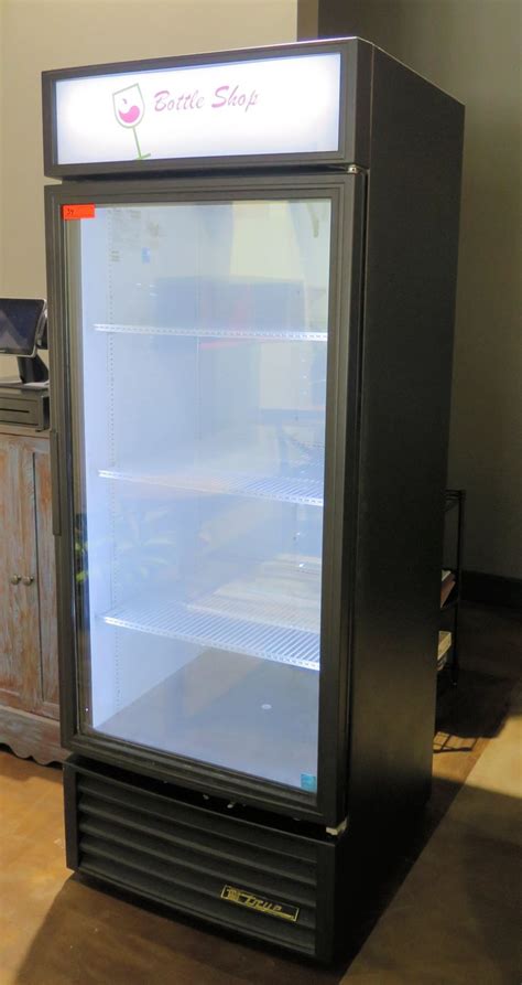 true gdm  ld bottle shop  section glass door refrigerator