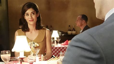 masters of sex star lizzy caplan on season 3 s complicated obstacle