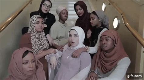 a pregnant muslimah is rapping about women who wear hijab in this empowering music video