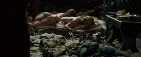 brad pitt sexy scene with unknown girls from troy