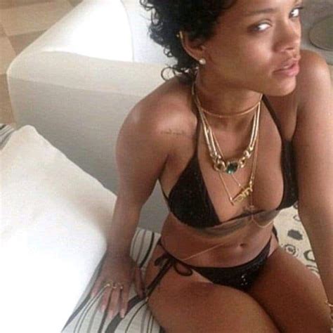 rihanna nude — leaked pics and nsfw videos uncensored