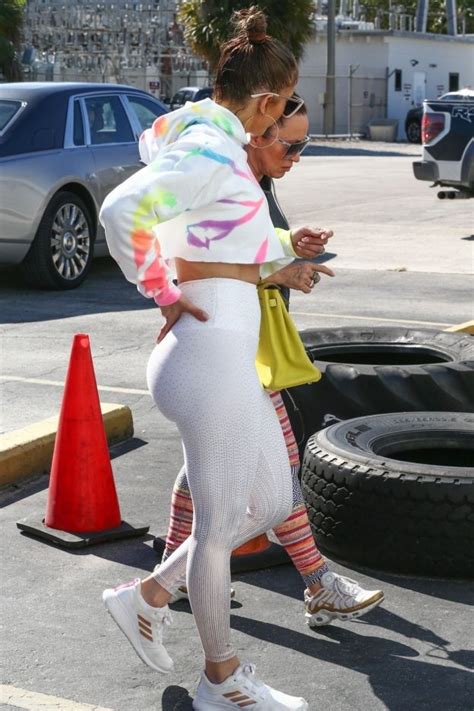 Jennifer Lopez Showed Off Her Big Ass In Tight Leggings 10 Photos