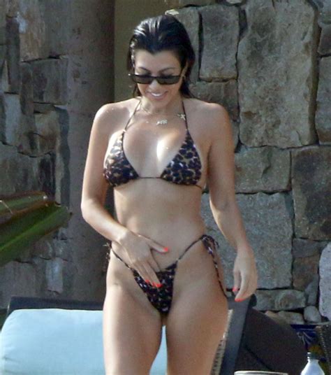 kourtney kardashian bikini the fappening 2014 2019 celebrity photo leaks