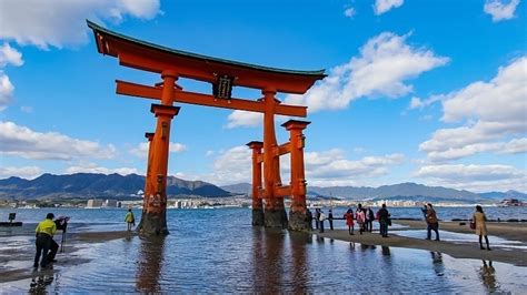 itsukushima shrine miyajima travel