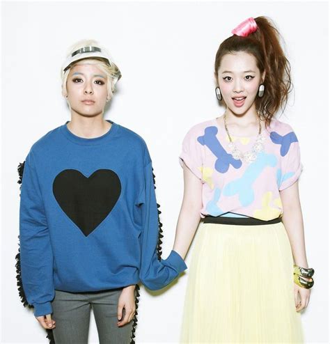 Amber Liu And Sulli F X Sulli Fashion Korean Fashion