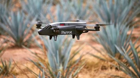 parrot annuncia  eima il nuovo drone bluegrass fields  lagricoltura  precisione  lo