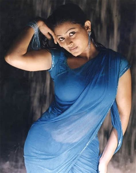 hot navel touch in sarre photos image in half saree images in saree pics hubs kiss in saree