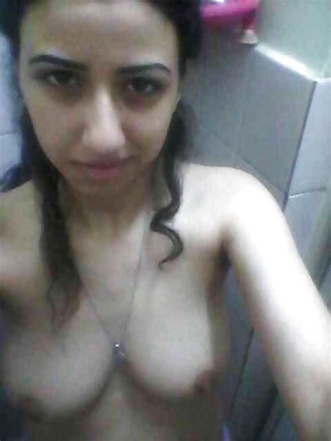desi girl bathroom selfies leaked online indian nude girls