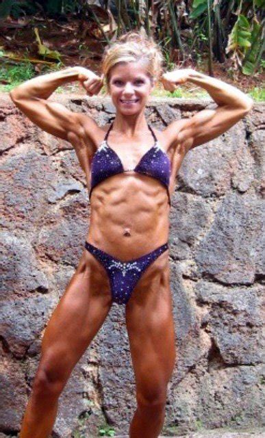 over 40 amateur of the week muscle mom