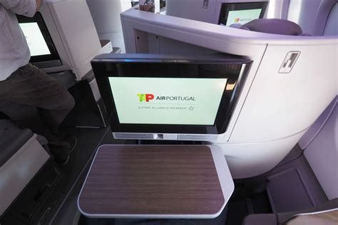 Flying Business Class On The World S First Airbus A330neo