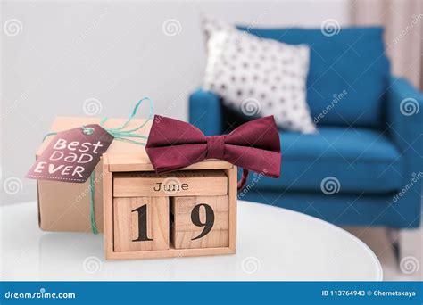 calendar  date  gift box  table stock image image