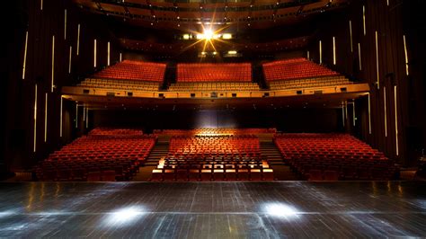 theatre  solaire  manila equipped   lighting system plsn