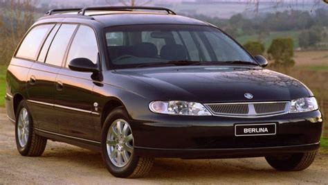 car review holden commodore vxvx ii   car reviews carsguide