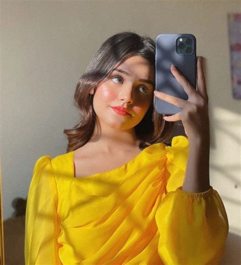 yellow dress girls dpz beautiful italian women beautiful girl makeup