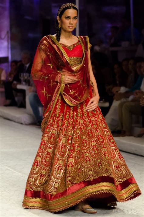 Top 10 Popular And Best Indian Bridal Dress Designers Hit List