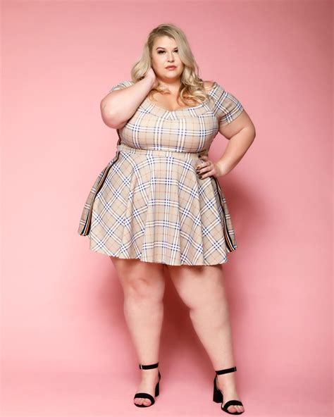 Plus Size Model Lyndsay Patricia Aka Plussizebarbiiee The Curvy List