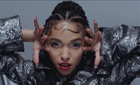 watch fka twigs releases new video for “glass and patron” mxdwn music