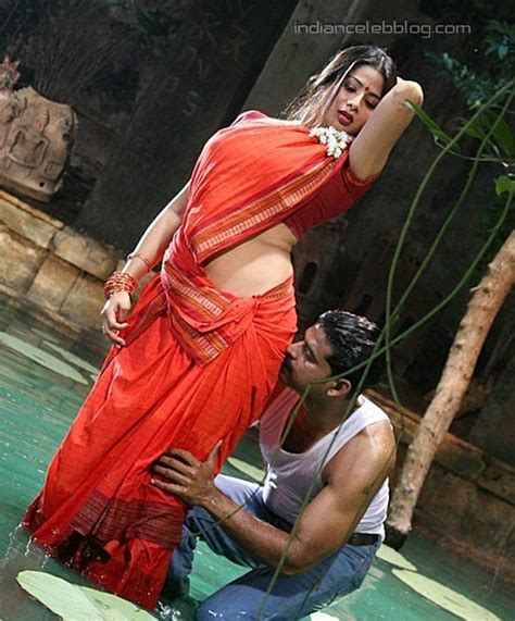 Sangeetha Kollywood Movie D2 11 Dhanam Hot Saree Romance Stills