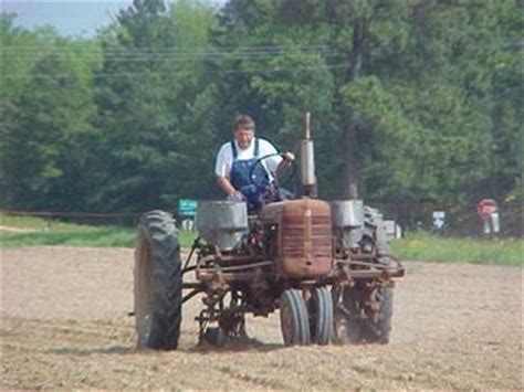 farmall super  wcultivators planters sidedresser antique tractor
