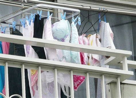 【素人下着エロ画像】ベランダに干してある洗濯物の下着が盗撮された画像 エロネタ画像庫
