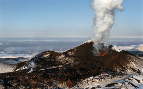 eruption stratovolcano kamchatka peninsula volcanic complex russia kamchatka volcano