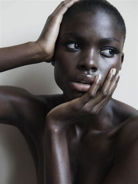 dark skinned ebony beauty starway