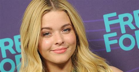 Pretty Little Liars Star Sasha Pieterse Is Pregnant With