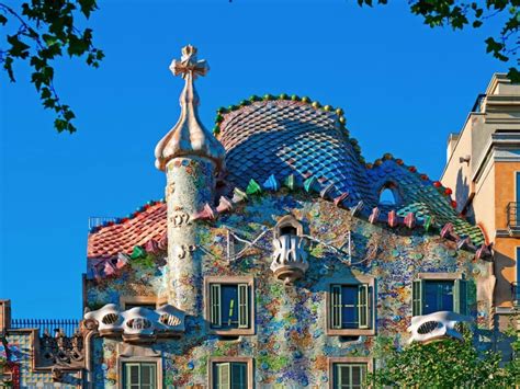 gaudi buildings     barcelona city wonders