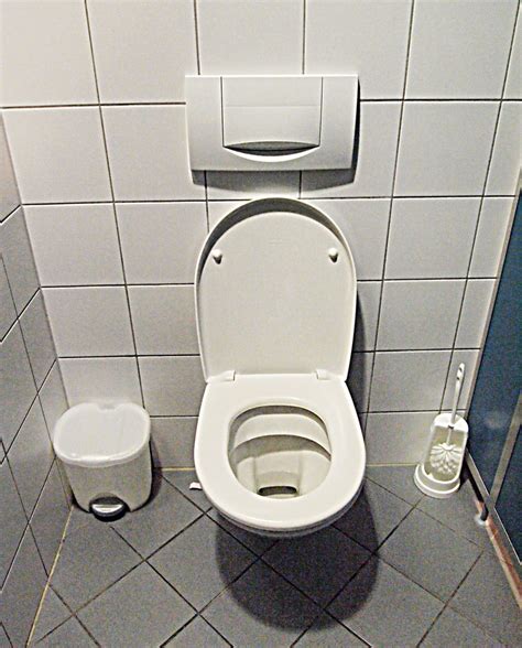 toilet wikipedia