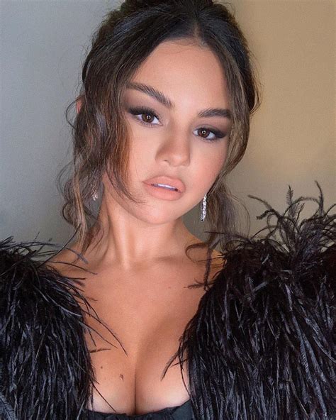 Magnificent Selena Gomez Selfie Fabulous Boobs And