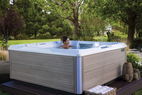 deal  anxiety   hot tub   answer hot spring spas