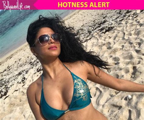 Kavita Kaushik Is Enjoying The Mauritius Tan In A Hot