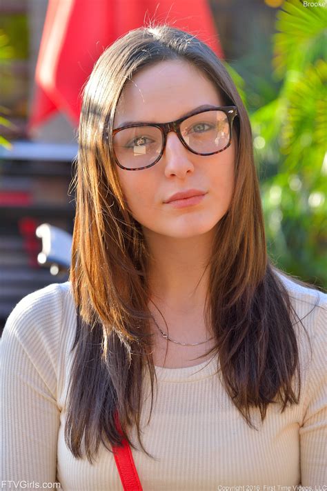 wallpaper brooke ftv girls magazine model face women with glasses