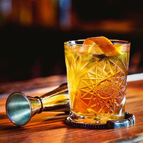 traditional  fashioned cocktail recipe taste  home