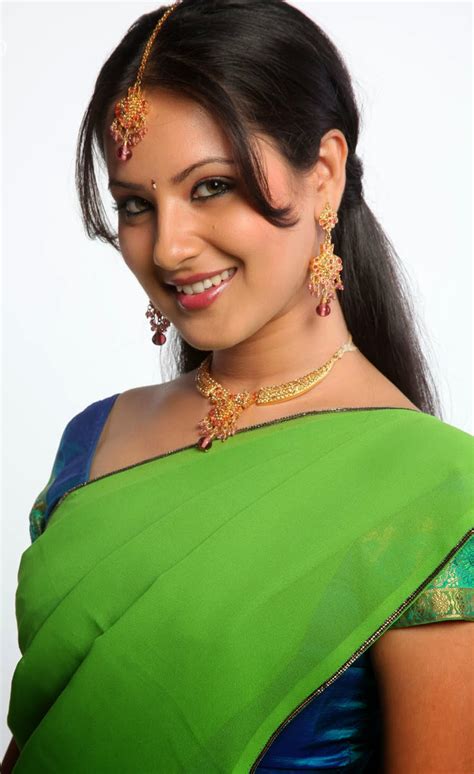 pooja bose hd pictures download free actress host