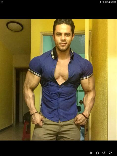 bodybuilders and bulges gay bulge men big muscle search