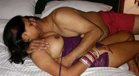 busty aunties sexy bodies posing nude indian desi gallery