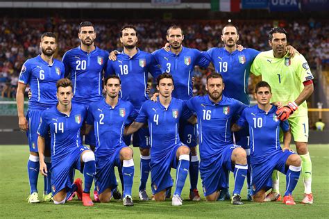 gli europei  calcio linno nazionale italiano uni info news