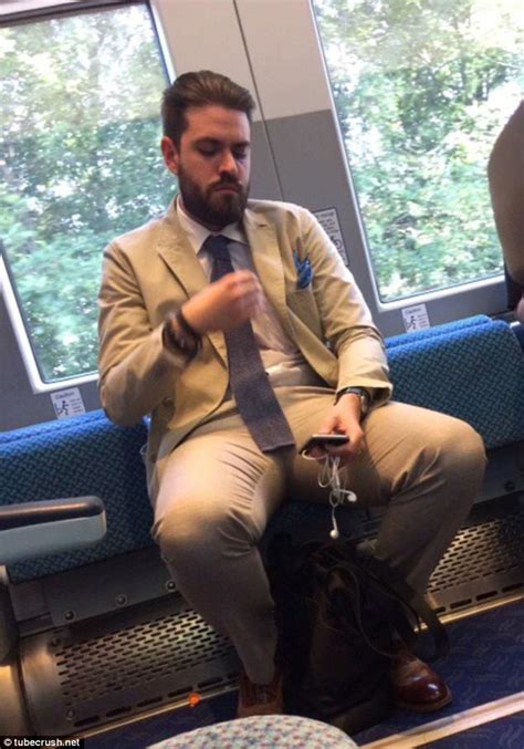 Tube Crush Finds Women Want Men With ‘muscles And Money’ Daily Mail